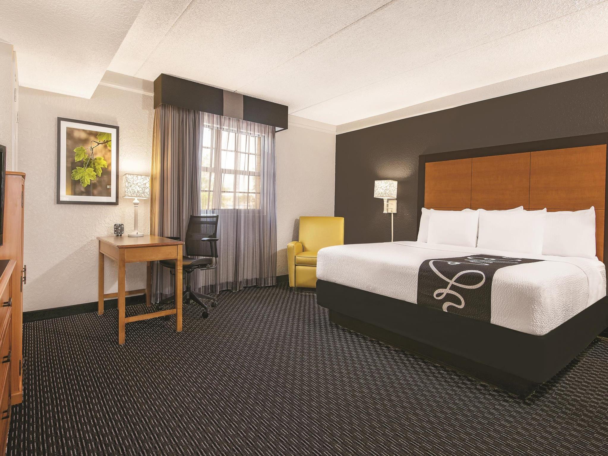 Super 8 By Wyndham The Woodlands North Hotel Ngoại thất bức ảnh