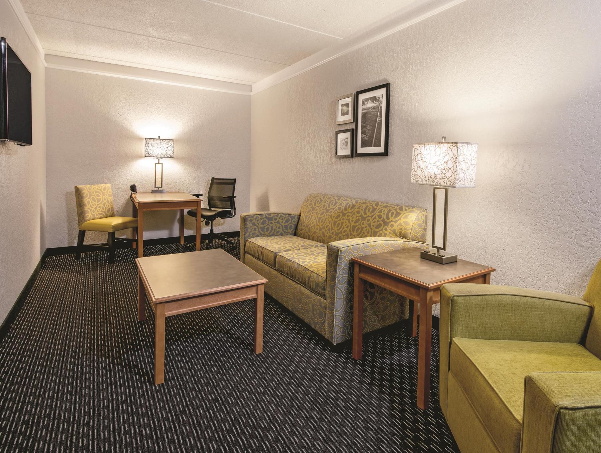Super 8 By Wyndham The Woodlands North Hotel Ngoại thất bức ảnh