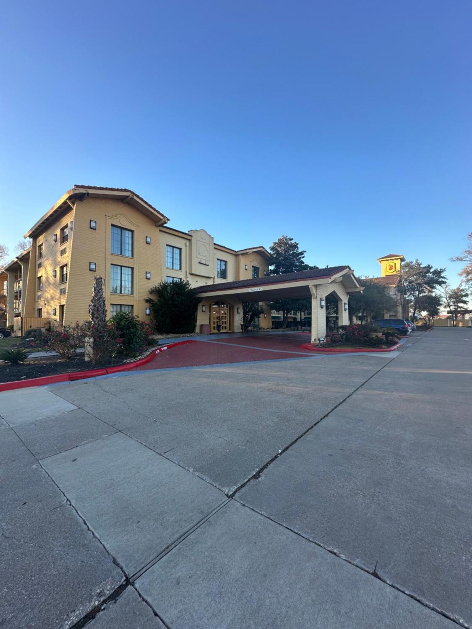 Super 8 By Wyndham The Woodlands North Hotel Ngoại thất bức ảnh