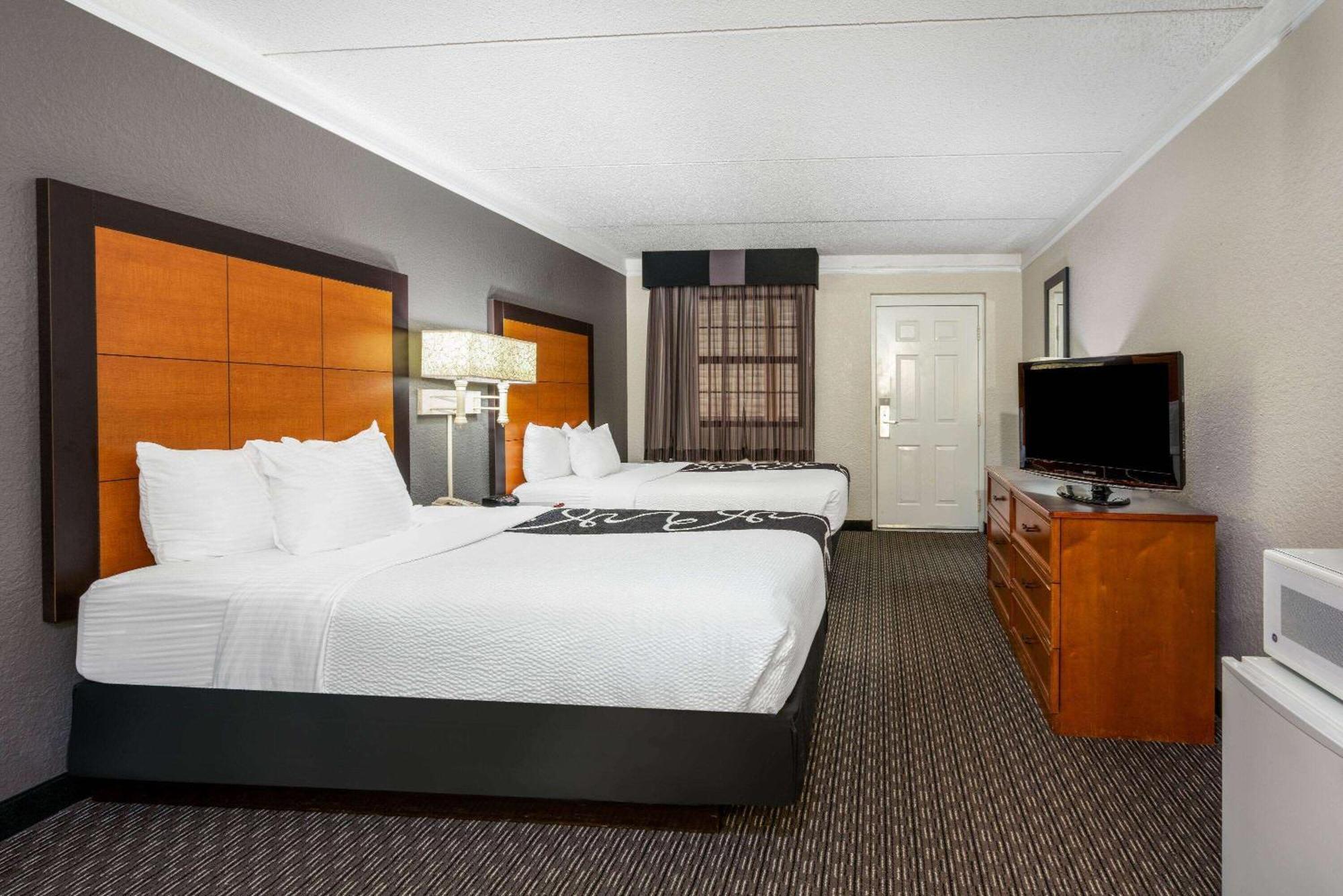 Super 8 By Wyndham The Woodlands North Hotel Ngoại thất bức ảnh