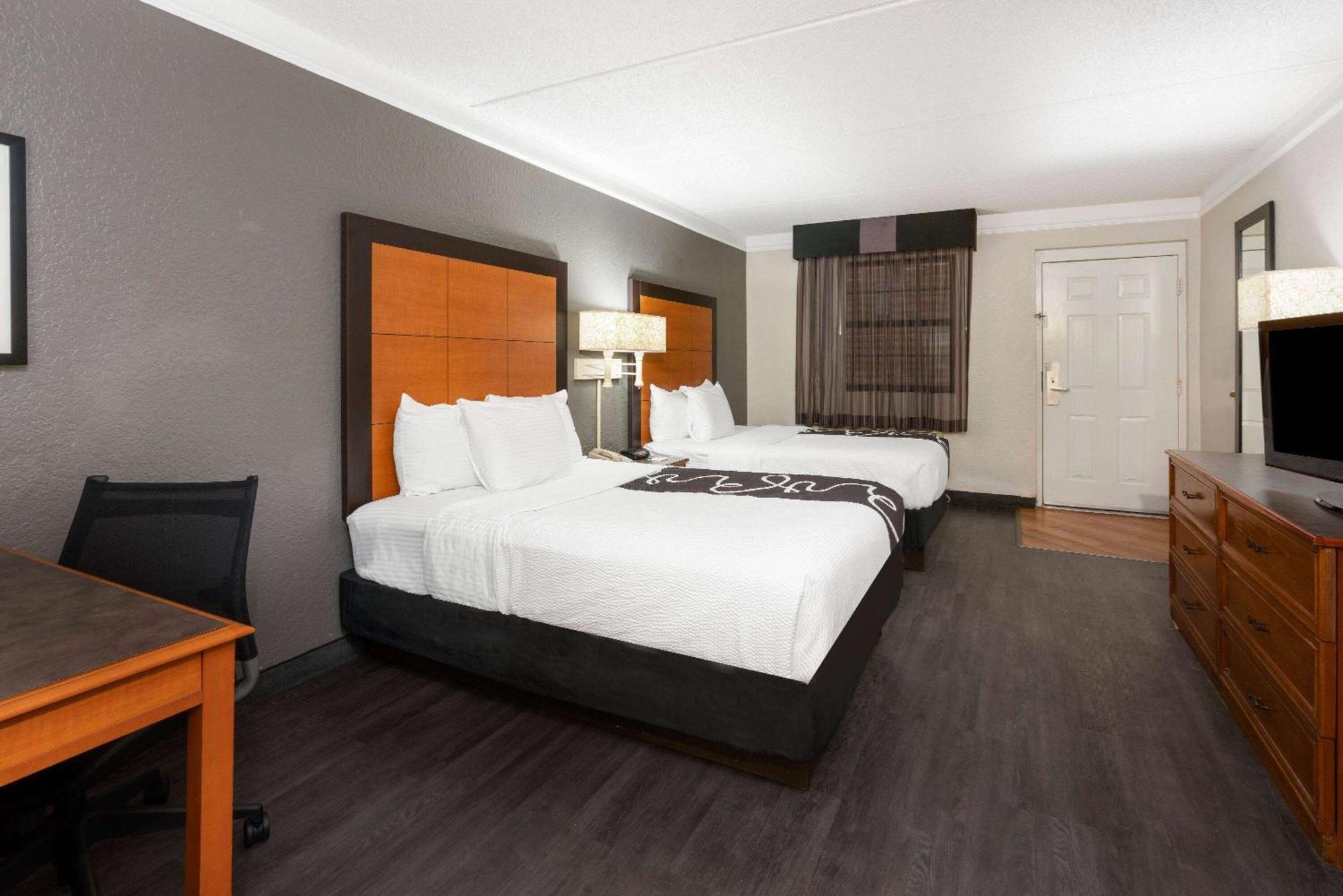 Super 8 By Wyndham The Woodlands North Hotel Ngoại thất bức ảnh